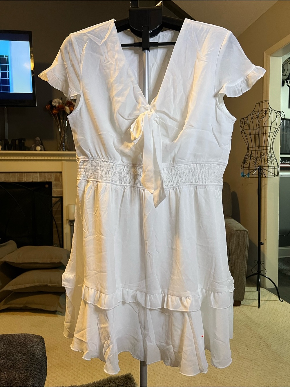 Pretty Garden Women’s White Tie-Front Ruffle Dress, NWT , Sz XL , NWT